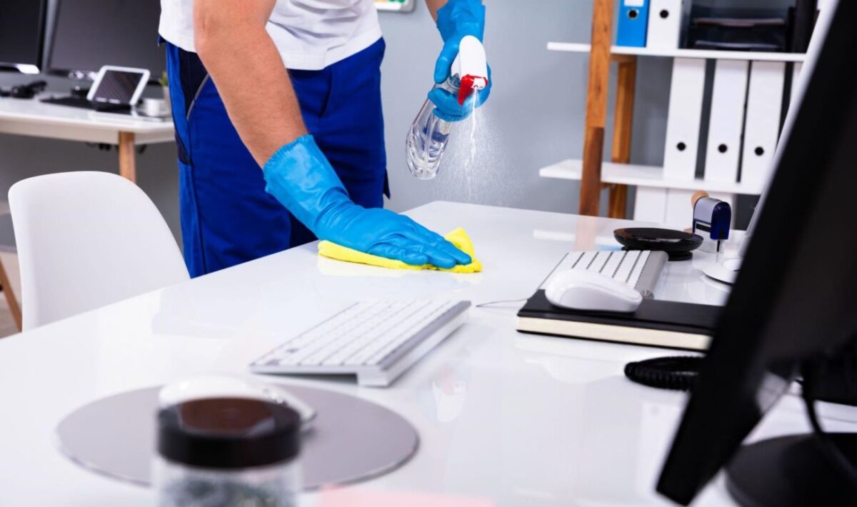 hiring professional commercial cleaning services and its advantages